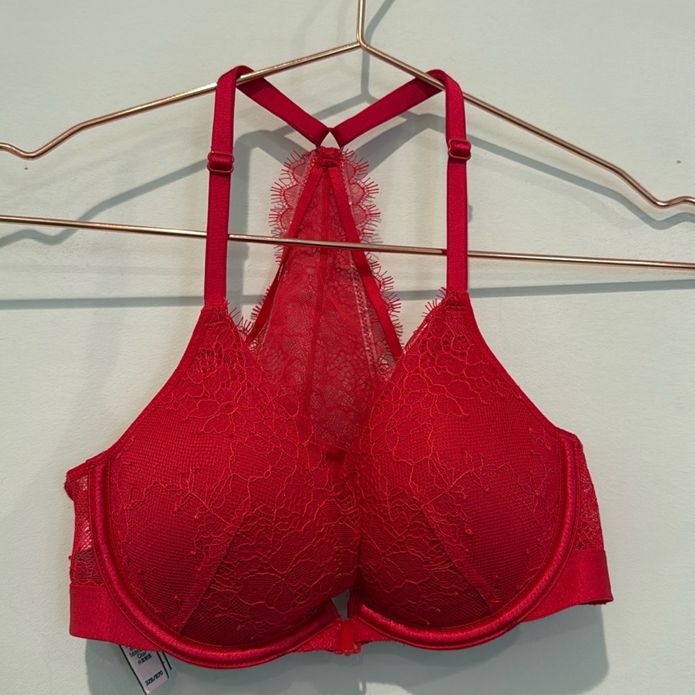 NWT Victoria’s Secret red lace bra with collar
